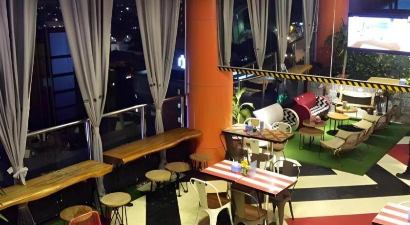 G Suites Hotel By Amithya Surabaya Luaran gambar